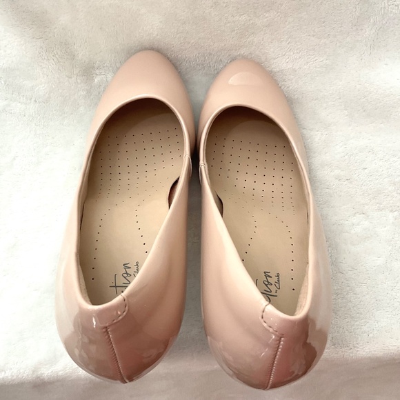 Clarks Adriel Viola Ultimate Comfort Heel Pumps Size  10M - Picture 6 of 13